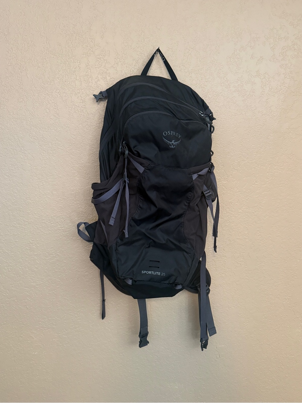 OSPREY Black and Gray Sportlite 25 Hiking Backpack